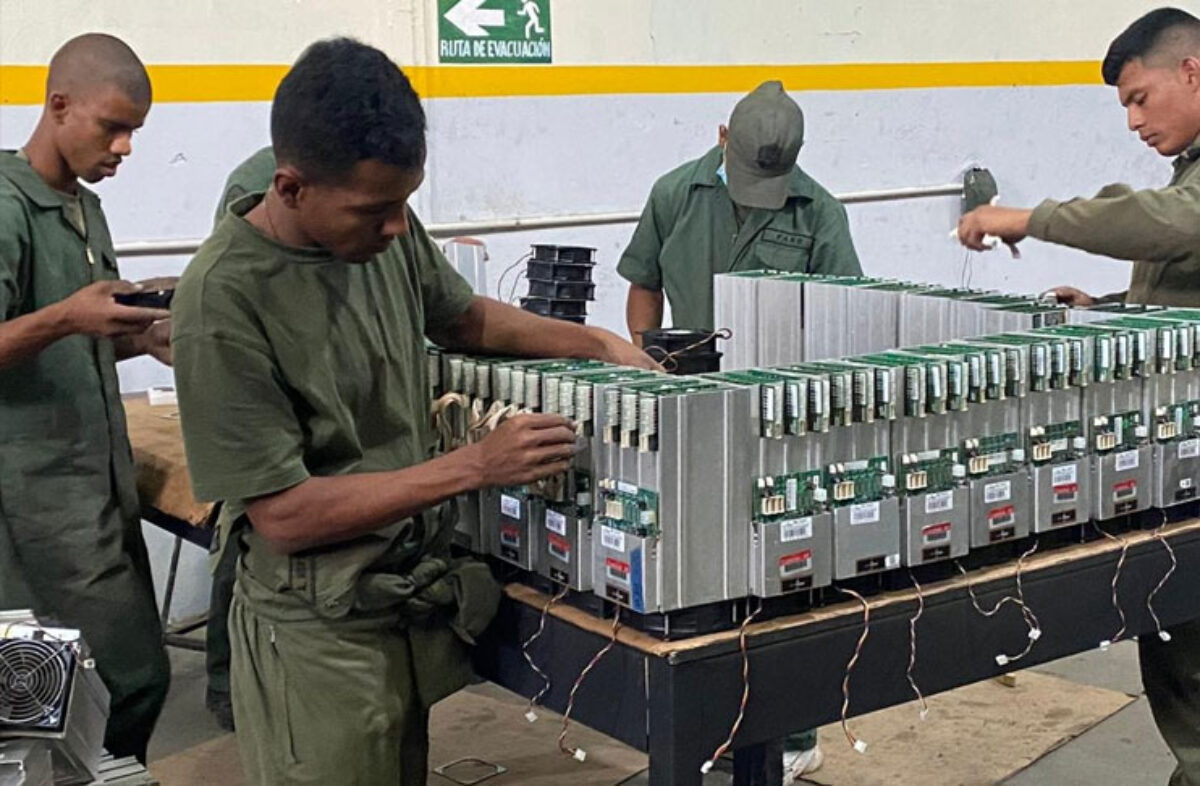 Penampakan Tambang Bitcoin oleh Tentara Venezuela – Blockchain Media  Indonesia