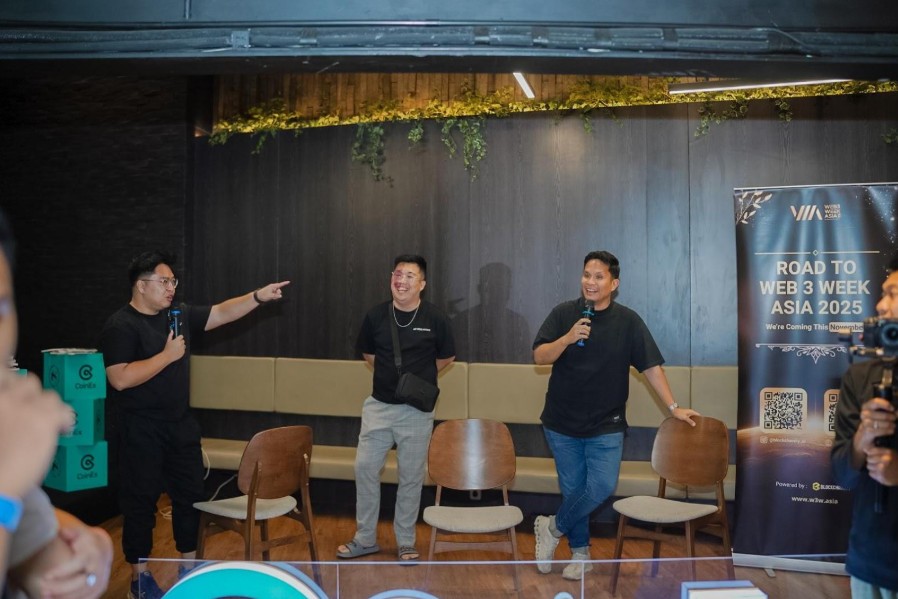 Sesi Panel Diskusi Bersama Alex Rumondor, Andreas Tobing, dan Andy