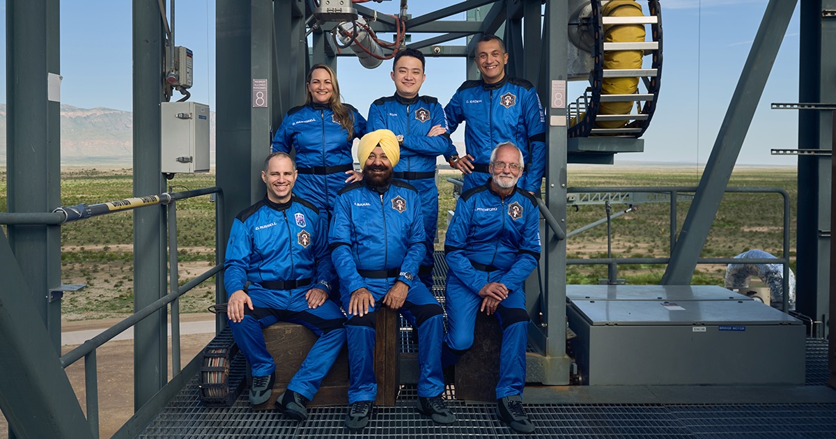 Justin Sun Bersama Kru Lain pada Penerbangan Blue Origin NS-34