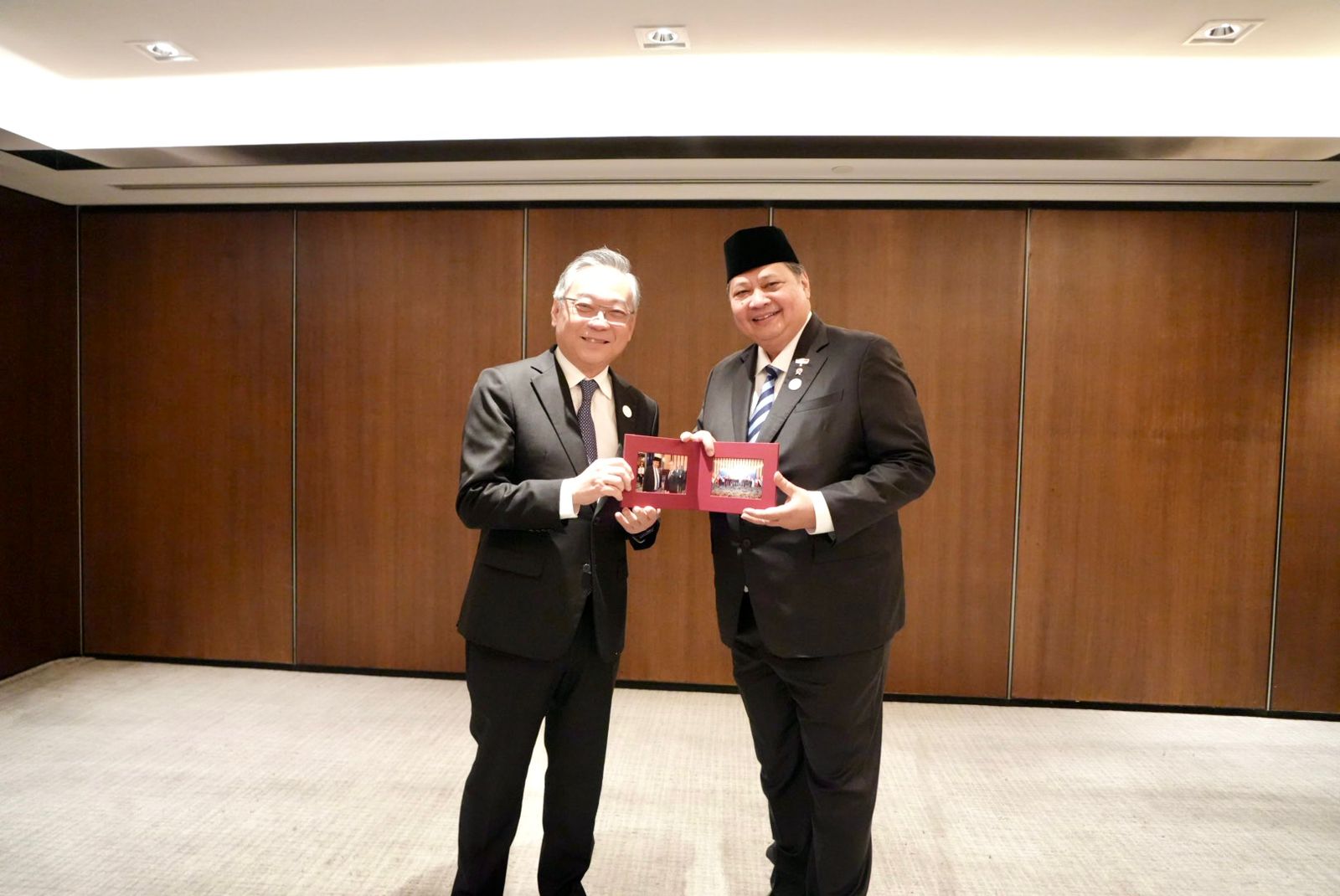 Airlangga Hartarto dan Gan Kim Yong