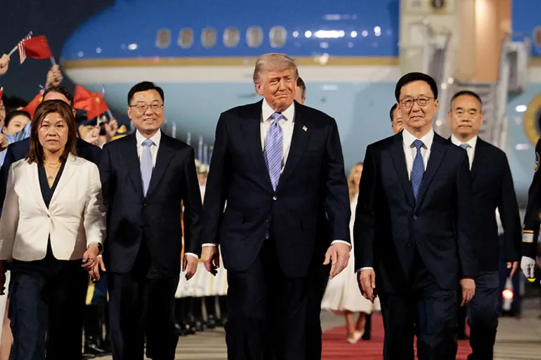 Donald Trump Tiba di Tiongkok - Al Jazeera