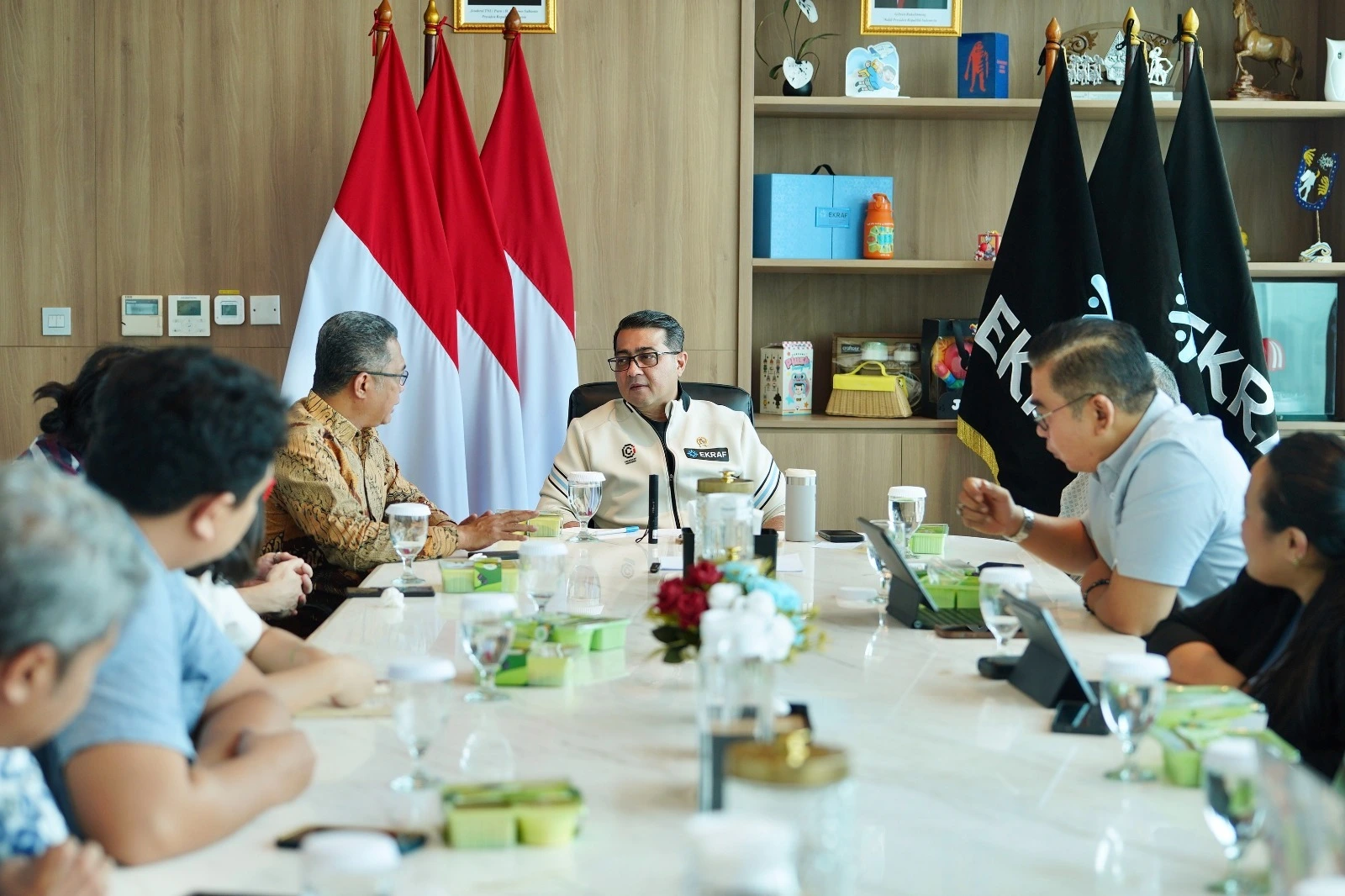 Menteri Ekonomi Kreatif, Teuku Riefky Harsya, menerima audiensi Infast Bestari di Kantor Kementerian Ekonomi Kreatif